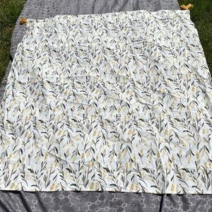 Opalhouse Yellow & Gray Floral Flowers 60% Cotton Fabric tablecloth 57” X57”